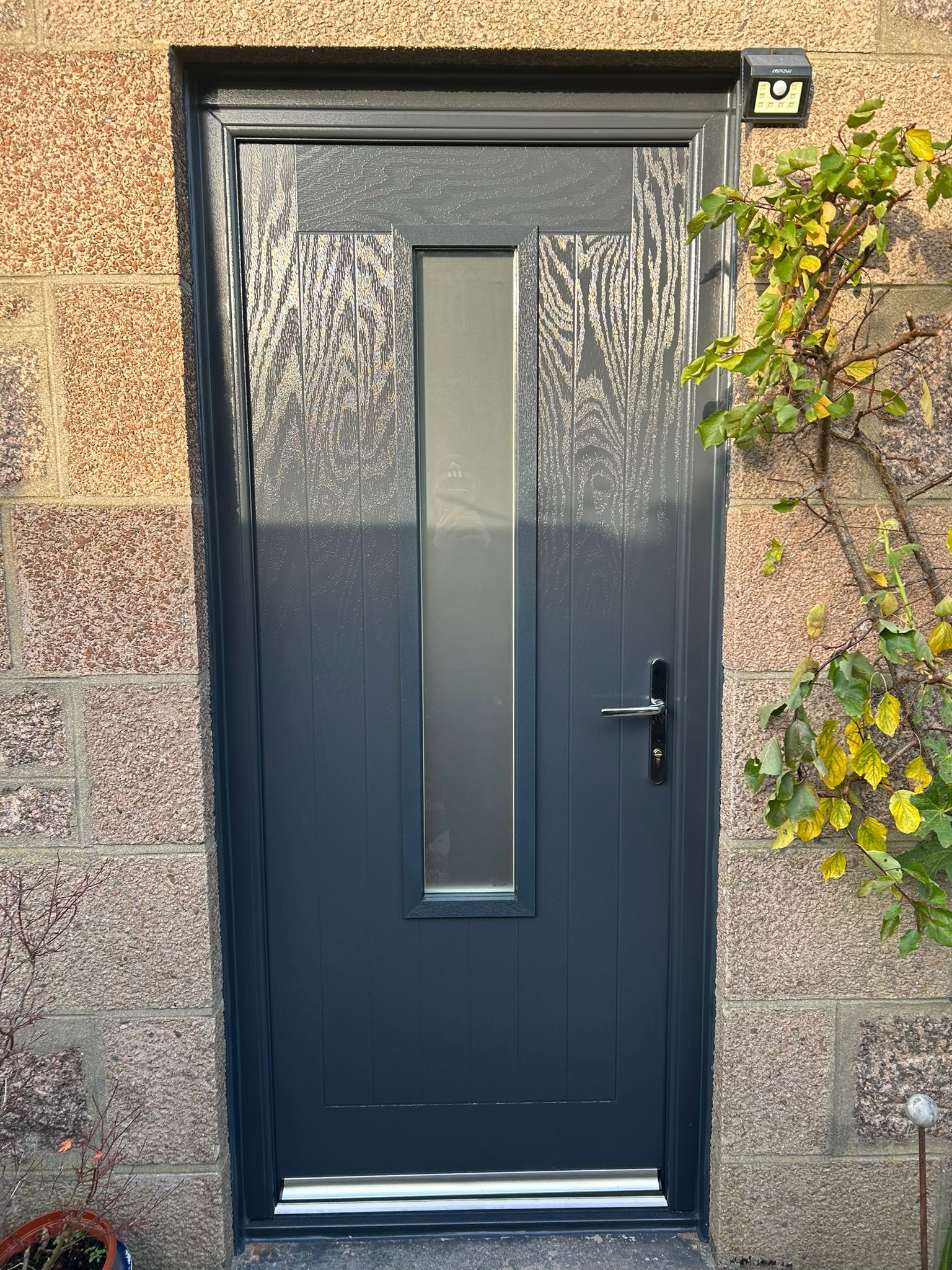Anthracite slim-line contemporary composite door